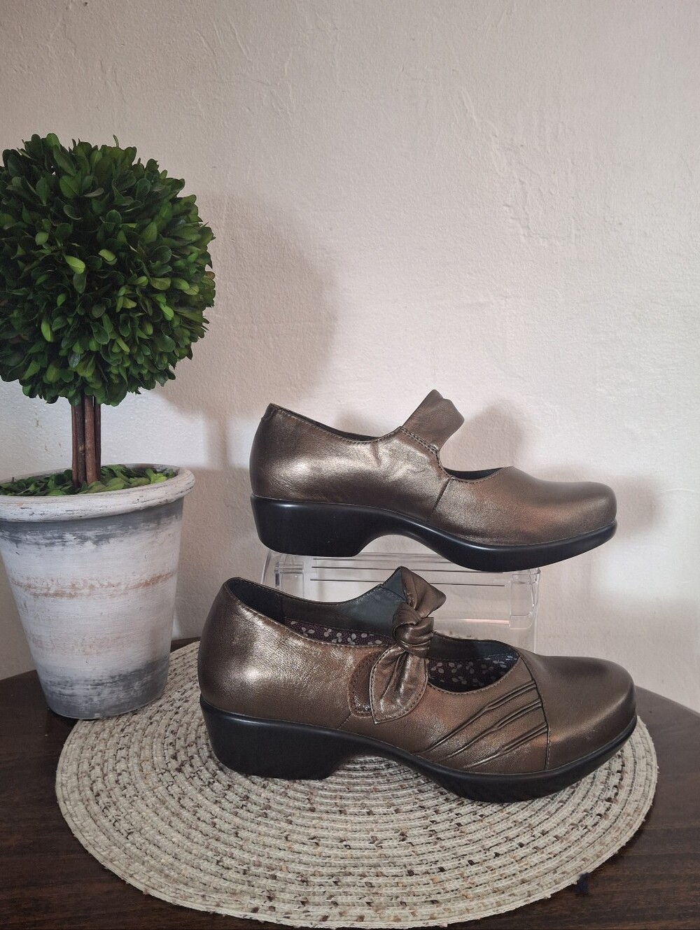 Women's Dansko Bronze Mary Jane Comfort Shoes Size 40